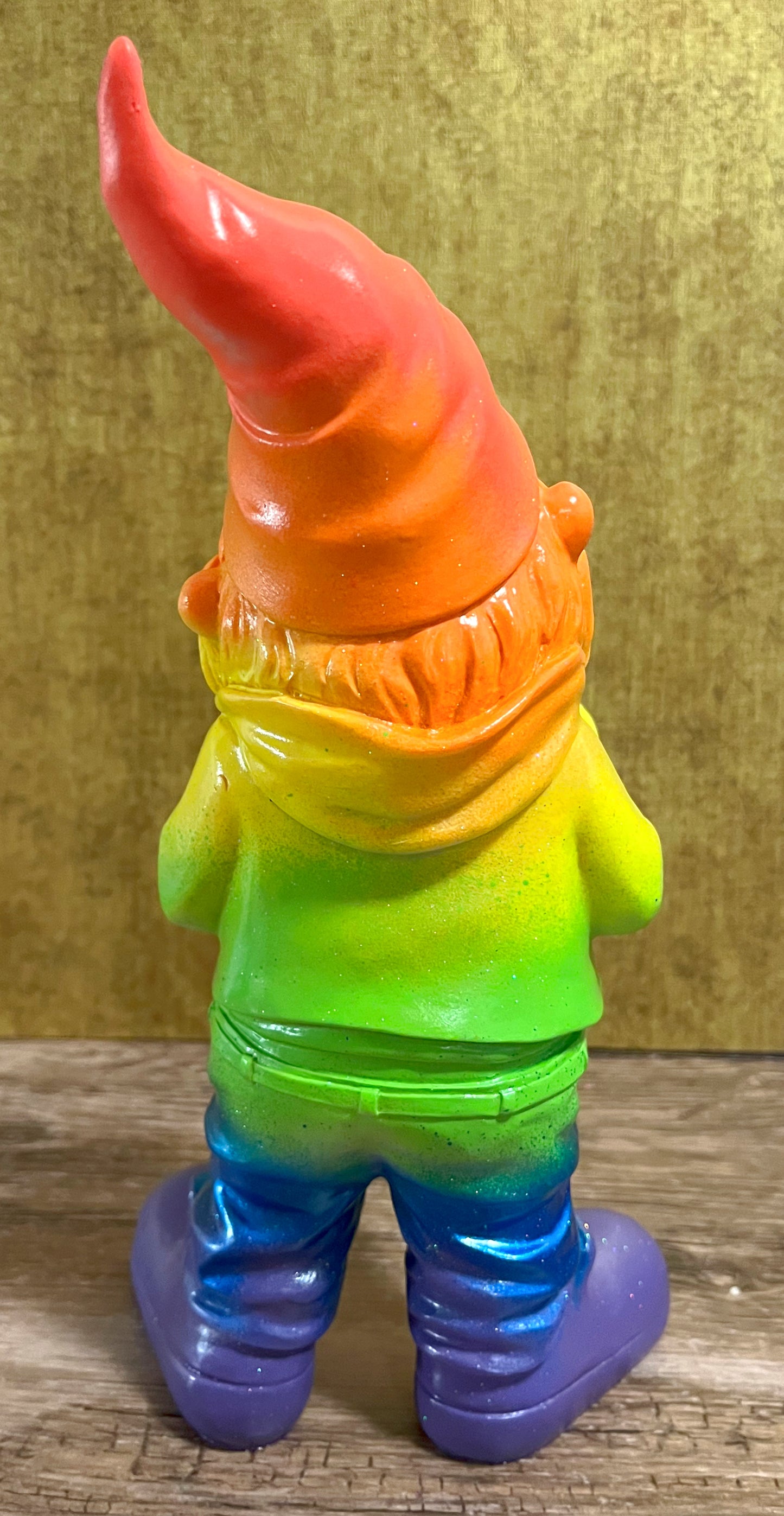 gartenzwerg dekofigur gartenfigur regebogenfarbe pride rainbow gnome kunstharz gartenzwerg-lustig kunsthandwerk